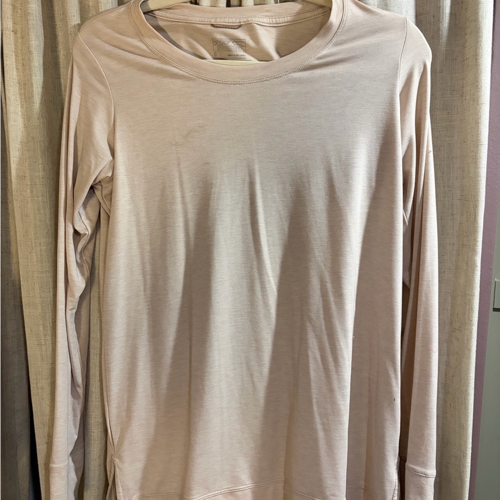 Patagonia Women's Light Beige Long Sleeve Top
